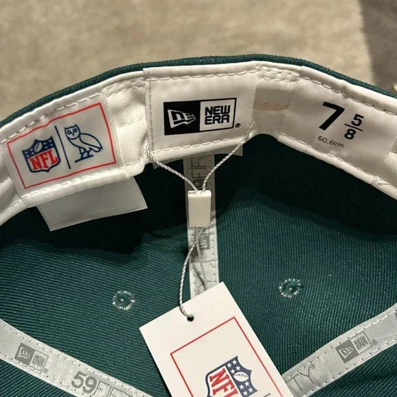 NWT - OVO Philadelphia eagles fitted - Picture 3 of 6